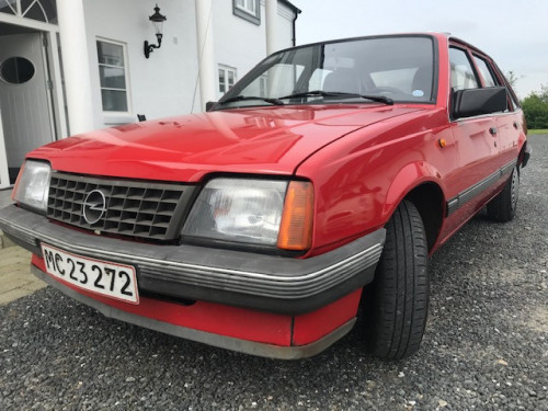 Opel Ascona 1,6 cc , årgang 1986, pris: 79900,-kr.